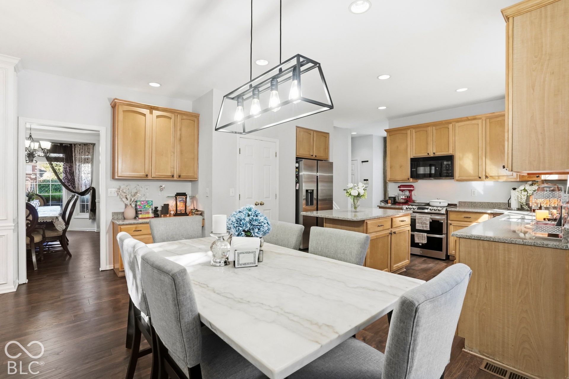 5889 Pebblestream Drive, Carmel, IN 46033 5889 Pebblestream Drive, Carmel, IN 46033
