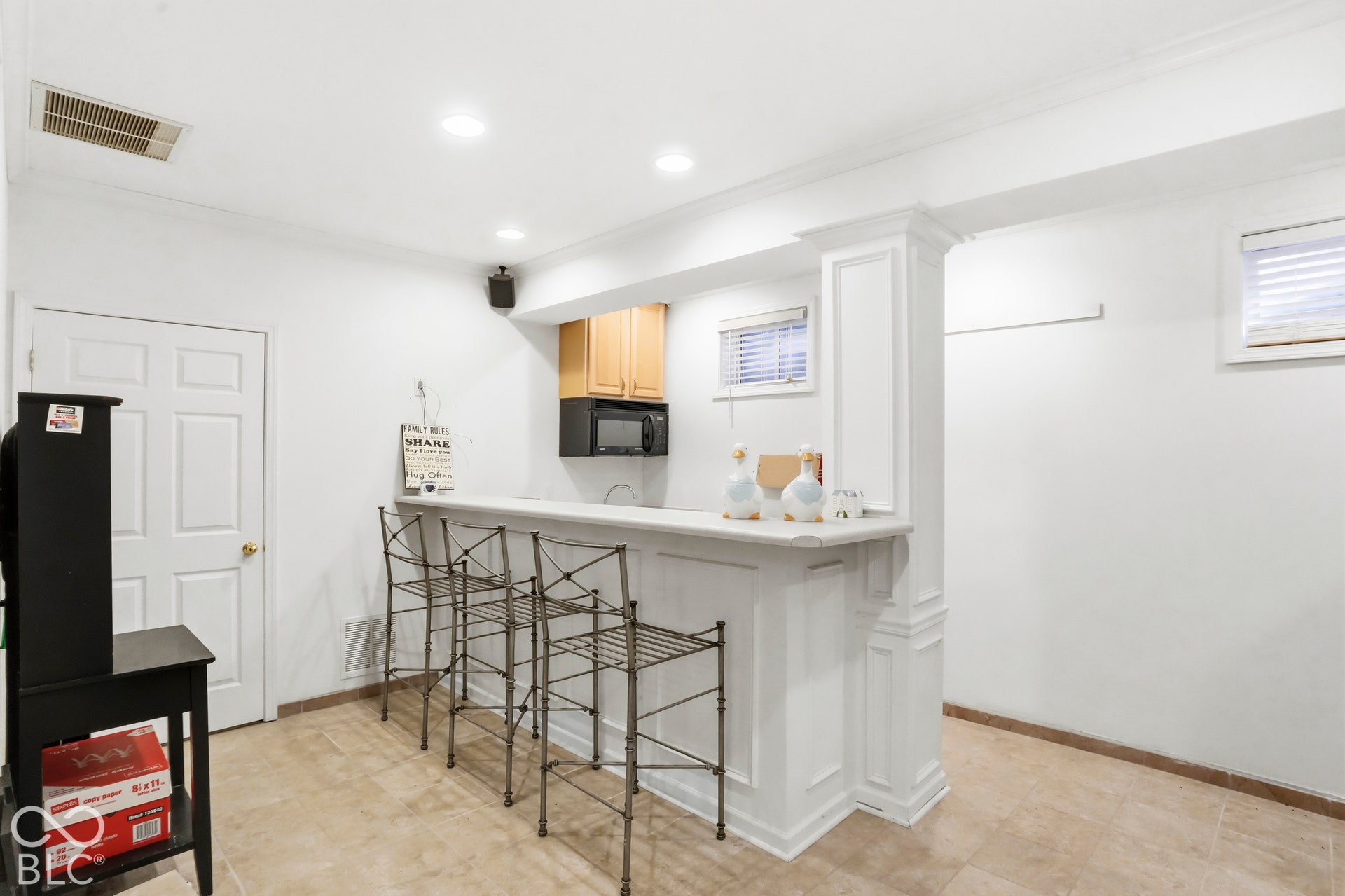 5889 Pebblestream Drive, Carmel, IN 46033 5889 Pebblestream Drive, Carmel, IN 46033