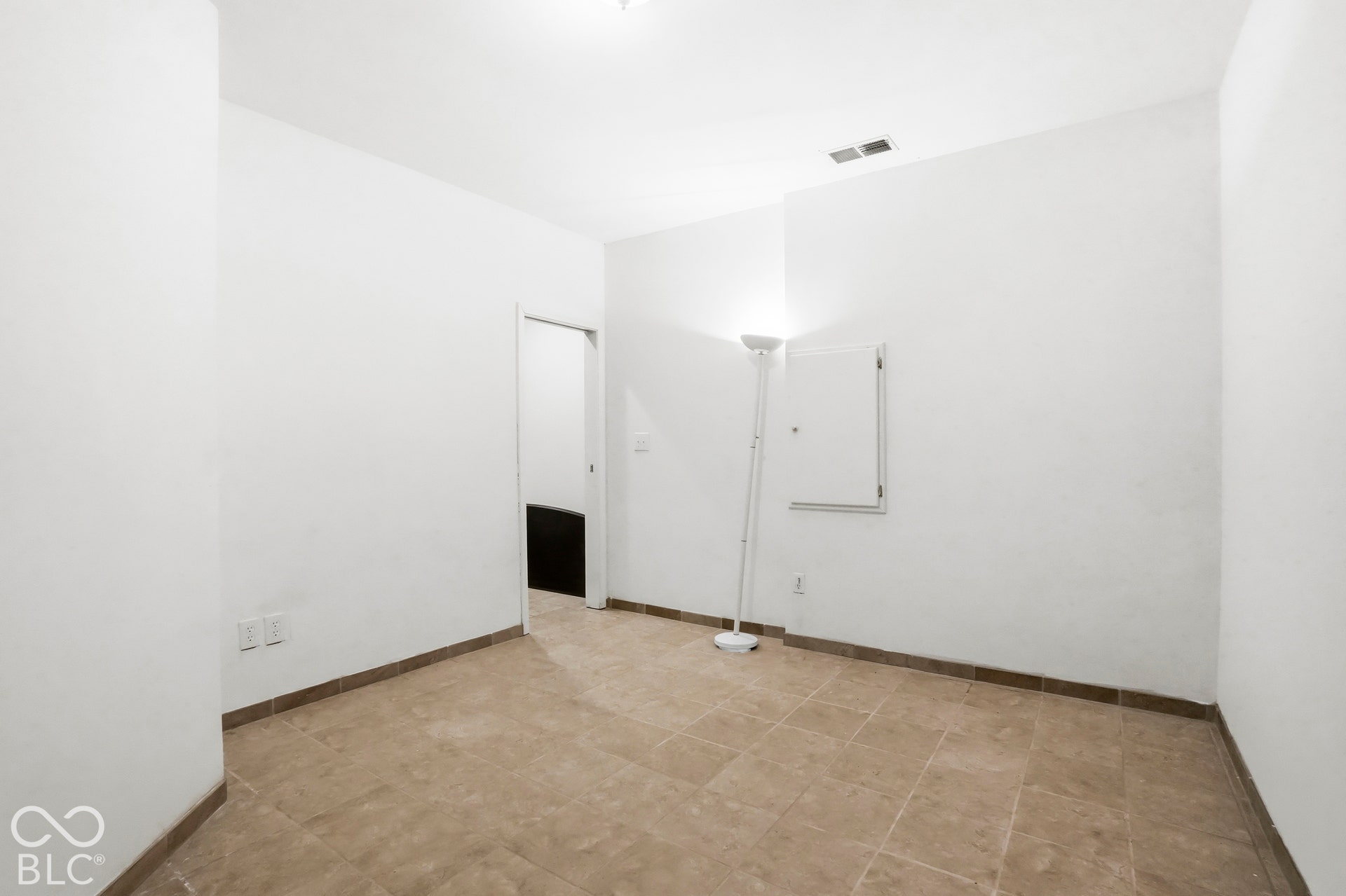 5889 Pebblestream Drive, Carmel, IN 46033 5889 Pebblestream Drive, Carmel, IN 46033