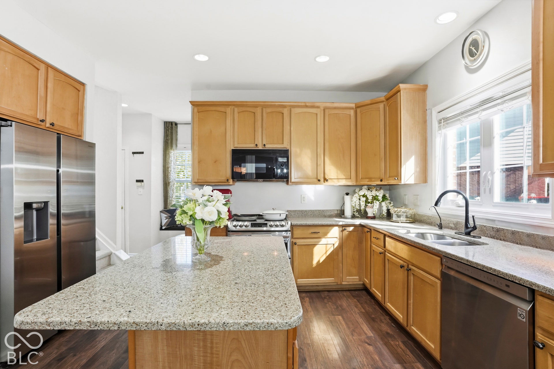 5889 Pebblestream Drive, Carmel, IN 46033 5889 Pebblestream Drive, Carmel, IN 46033