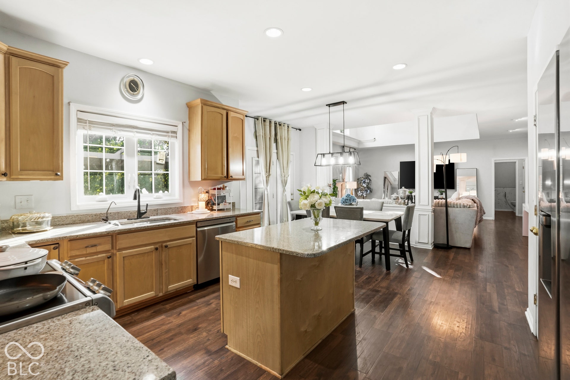 5889 Pebblestream Drive, Carmel, IN 46033 5889 Pebblestream Drive, Carmel, IN 46033