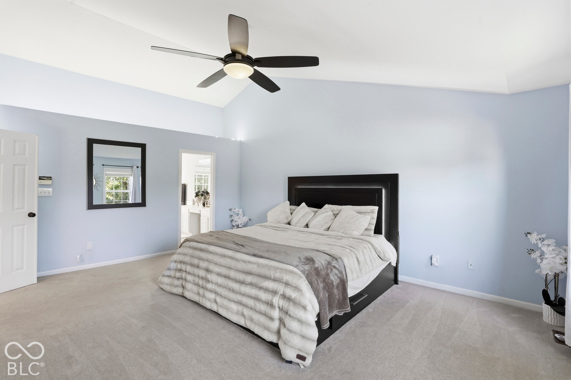 5889 Pebblestream Drive, Carmel, IN 46033 5889 Pebblestream Drive, Carmel, IN 46033