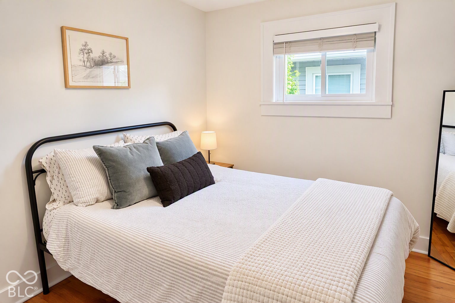 Hardwood flooring with neutral wall tones