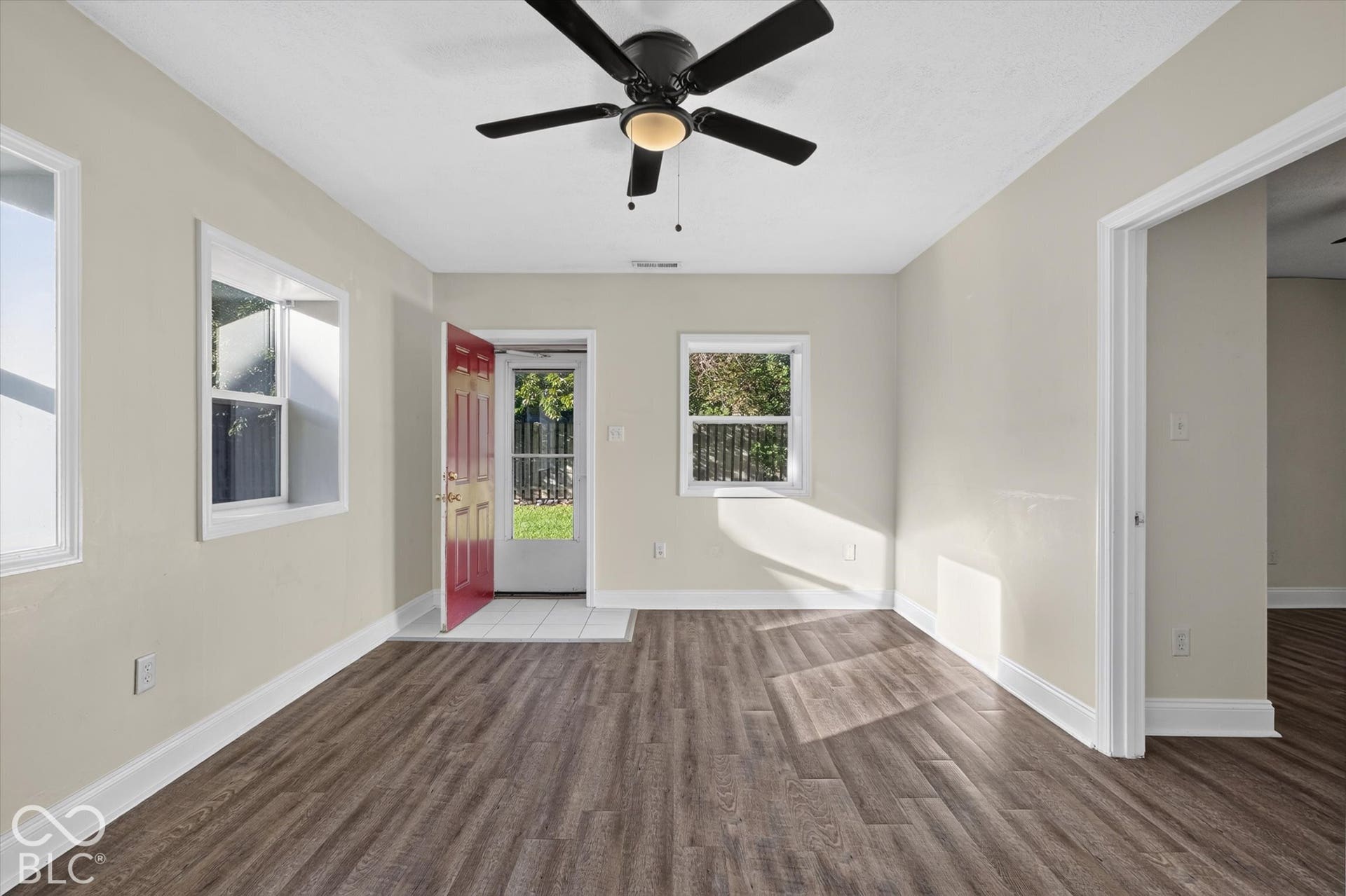 8404 Union Chapel Road, Indianapolis, IN 46240 8402: LVP floors thruout 3bd/1ba