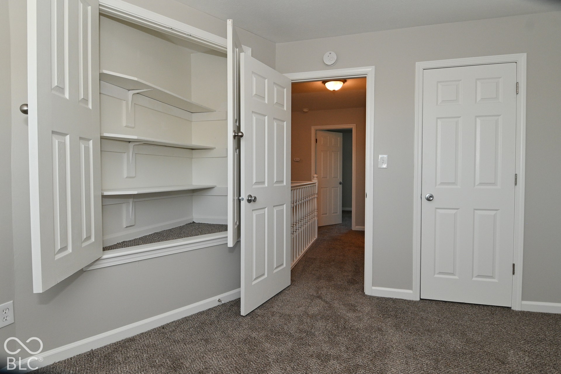 5524 Oakcrest Drive, Indianapolis, IN 46237