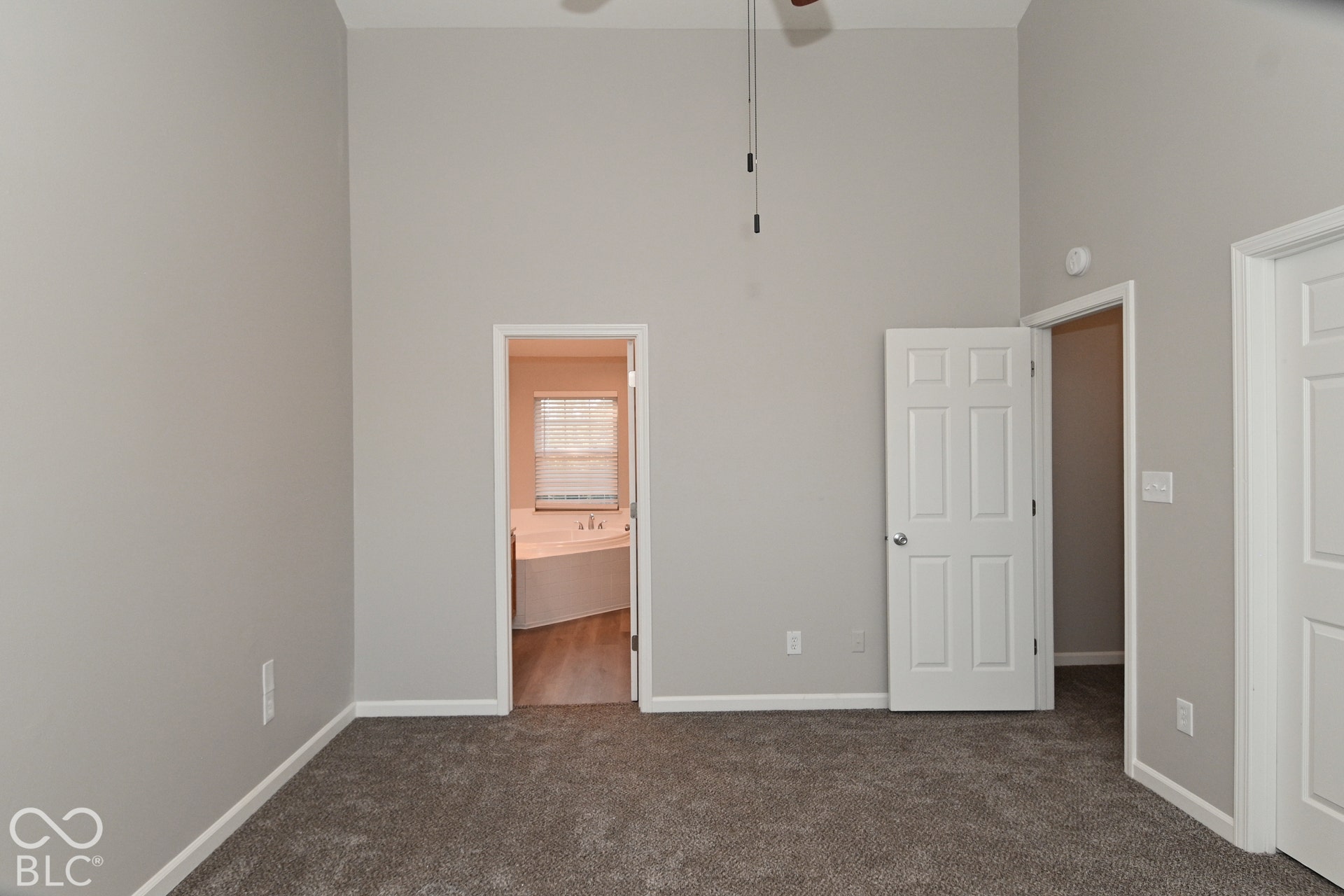5524 Oakcrest Drive, Indianapolis, IN 46237