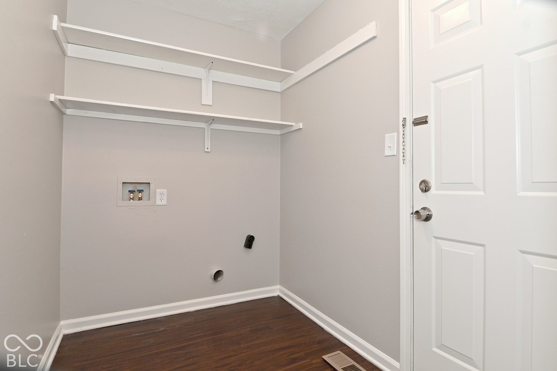 5524 Oakcrest Drive, Indianapolis, IN 46237