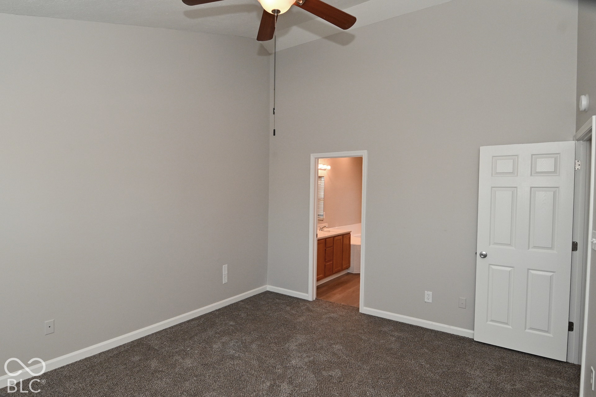 5524 Oakcrest Drive, Indianapolis, IN 46237