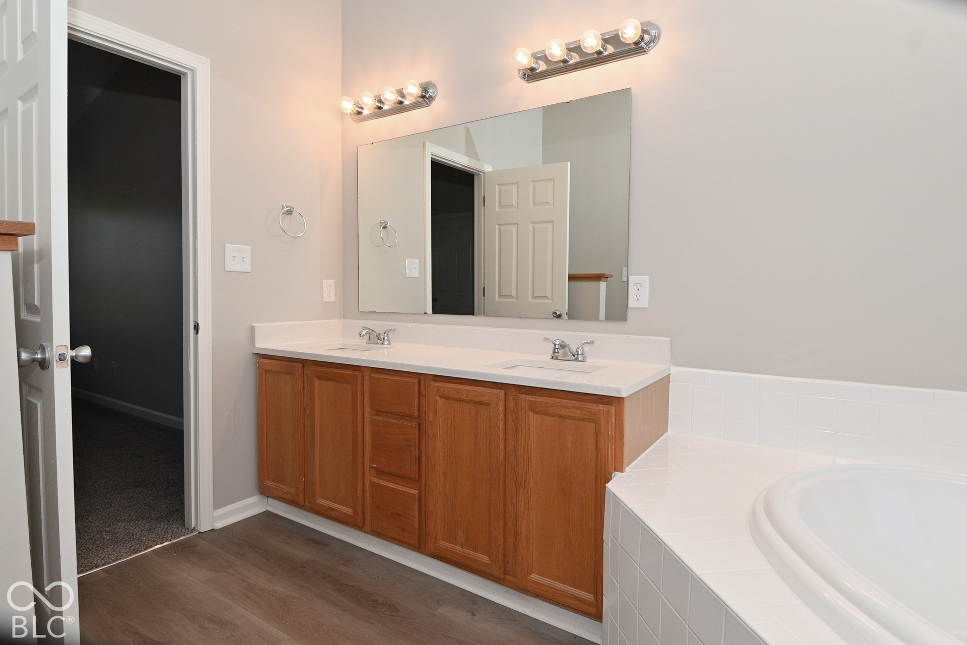 5524 Oakcrest Drive, Indianapolis, IN 46237