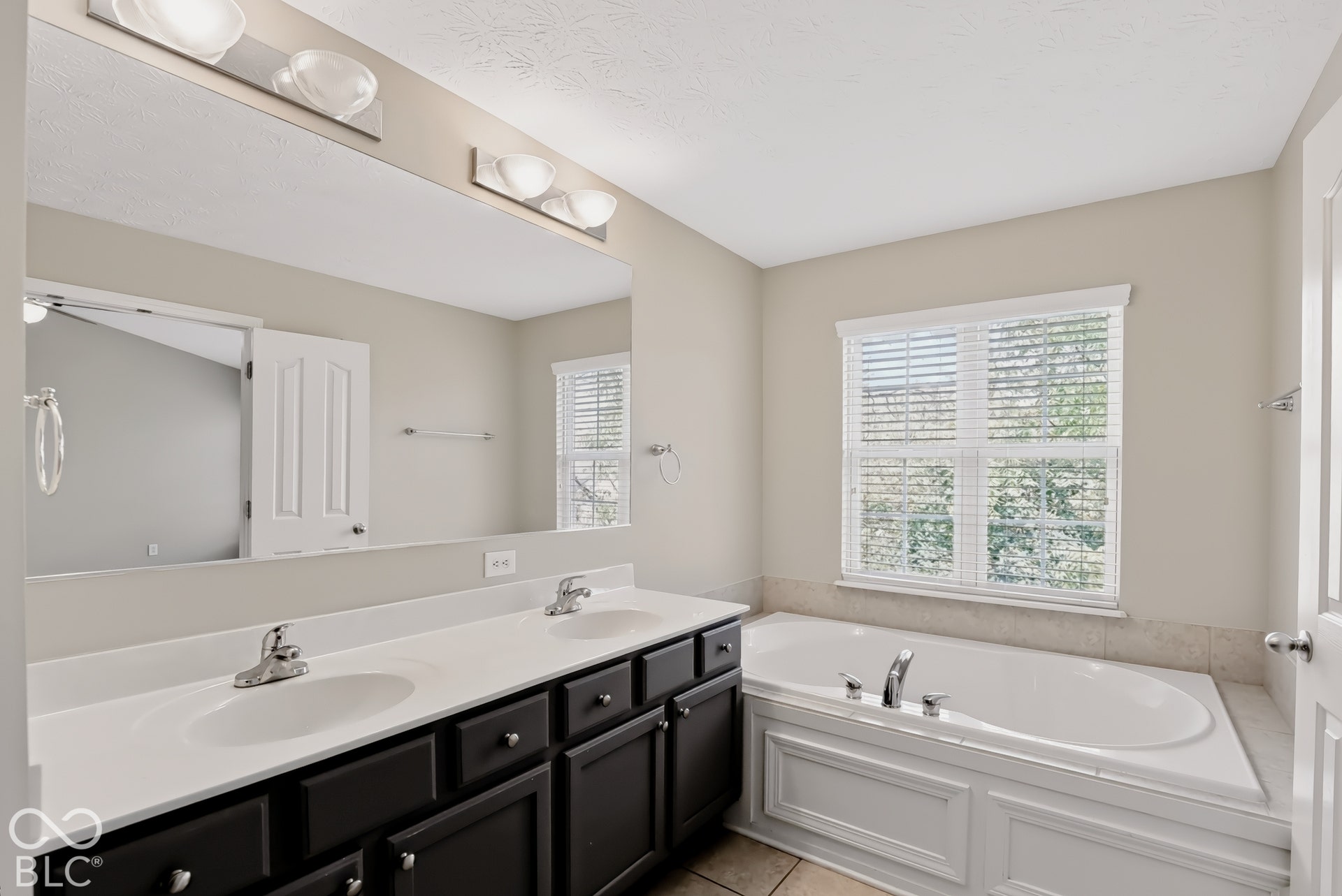 11812 Harvard Lane, Carmel, IN 46032