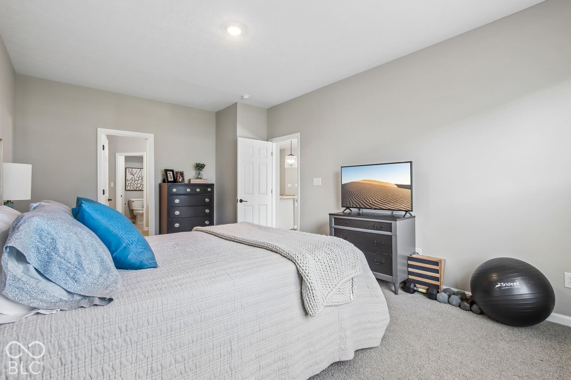 Neutral wall colors