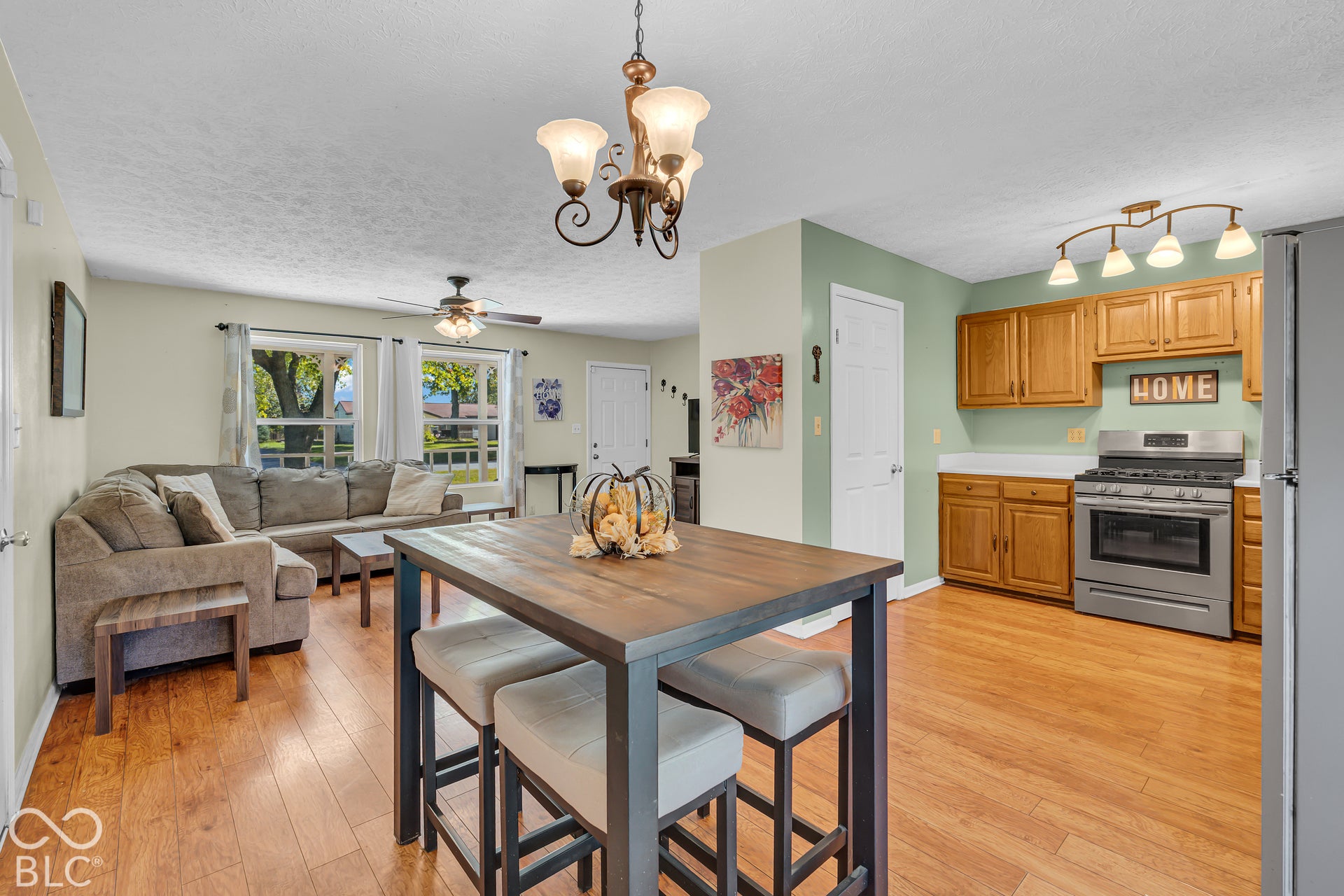 902 Sweetbriar Avenue, Whiteland, IN 46184