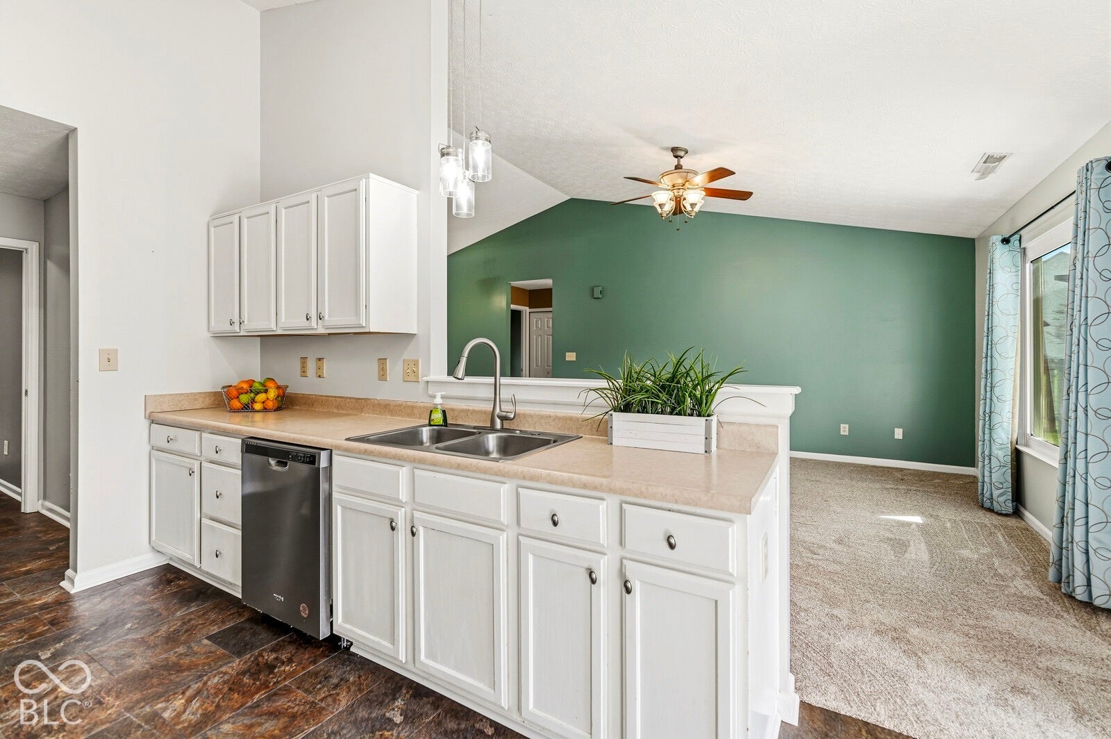 7203 Oakview Drive, Avon, IN 46123 7203 Oakview Drive, Avon, IN 46123