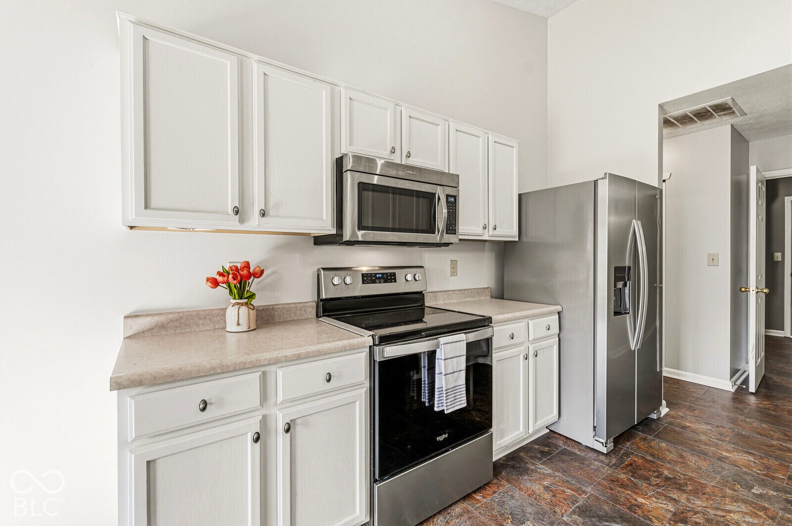 7203 Oakview Drive, Avon, IN 46123 7203 Oakview Drive, Avon, IN 46123