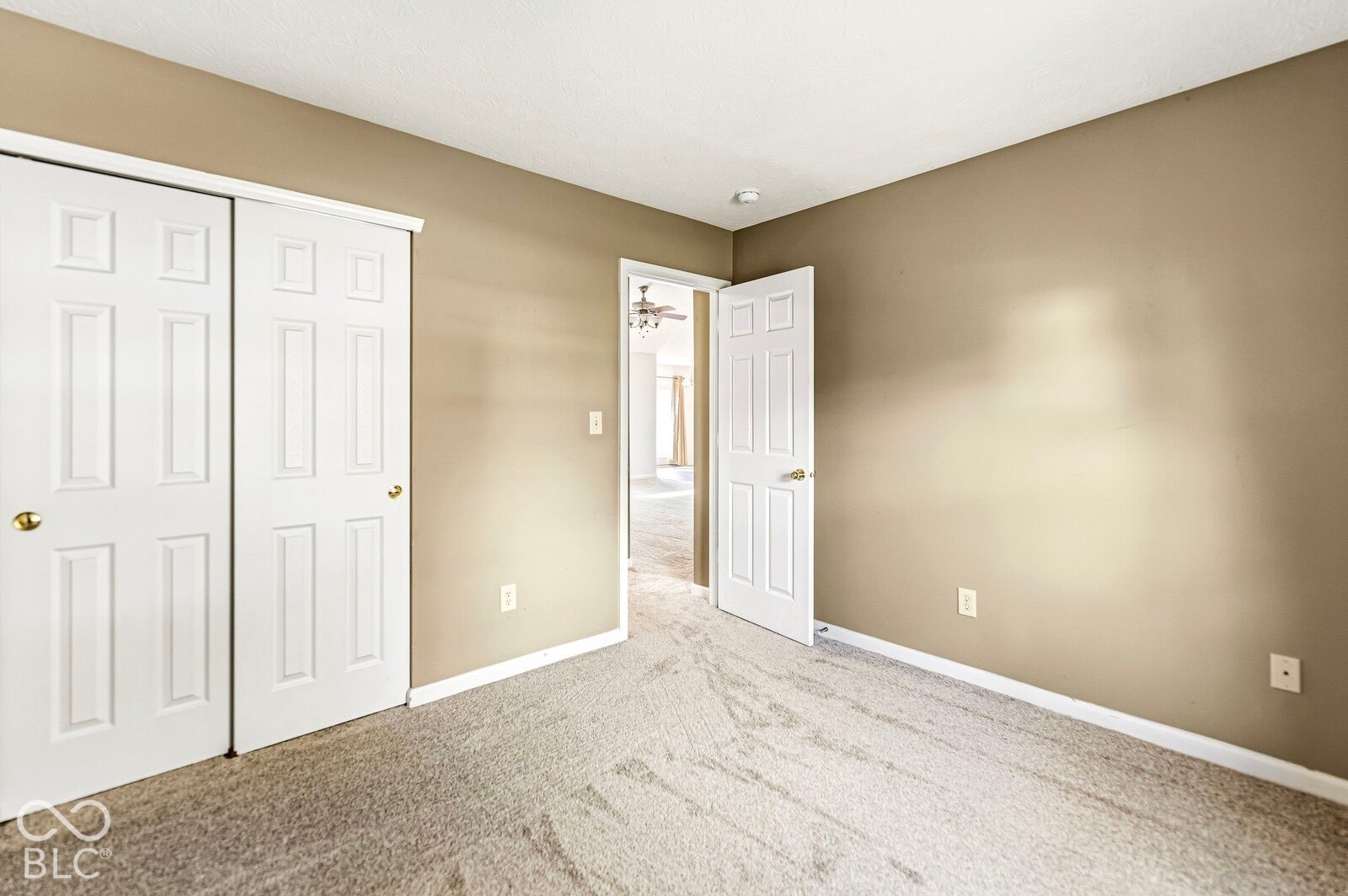 7203 Oakview Drive, Avon, IN 46123 7203 Oakview Drive, Avon, IN 46123