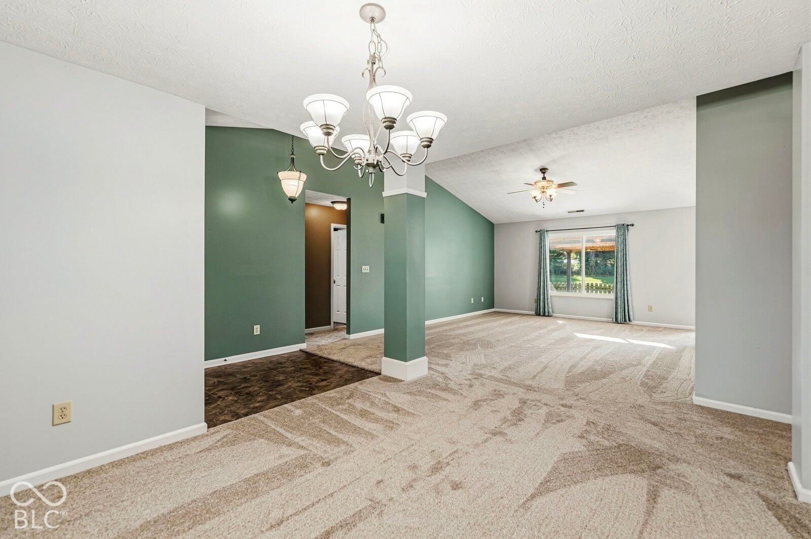 7203 Oakview Drive, Avon, IN 46123 7203 Oakview Drive, Avon, IN 46123