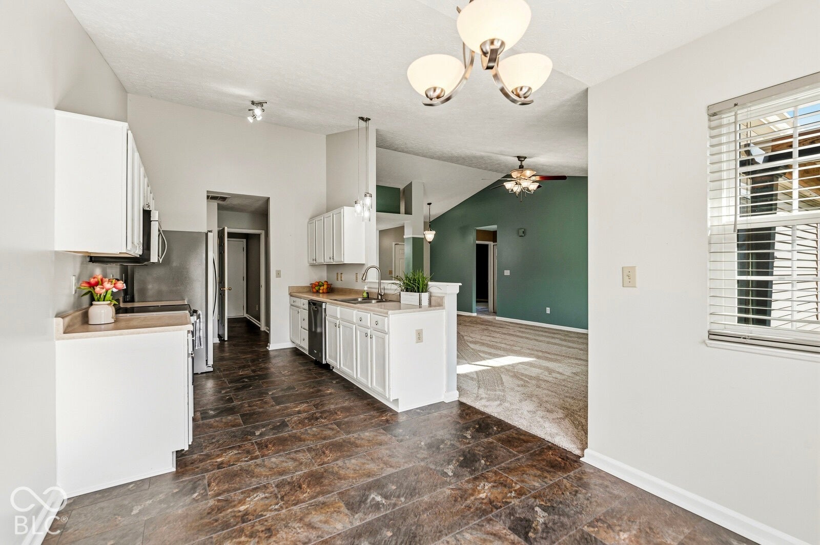 7203 Oakview Drive, Avon, IN 46123 7203 Oakview Drive, Avon, IN 46123