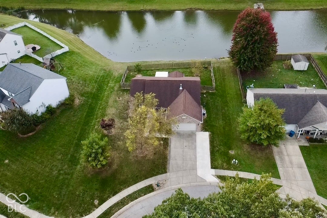 7203 Oakview Drive, Avon, IN 46123 7203 Oakview Drive, Avon, IN 46123