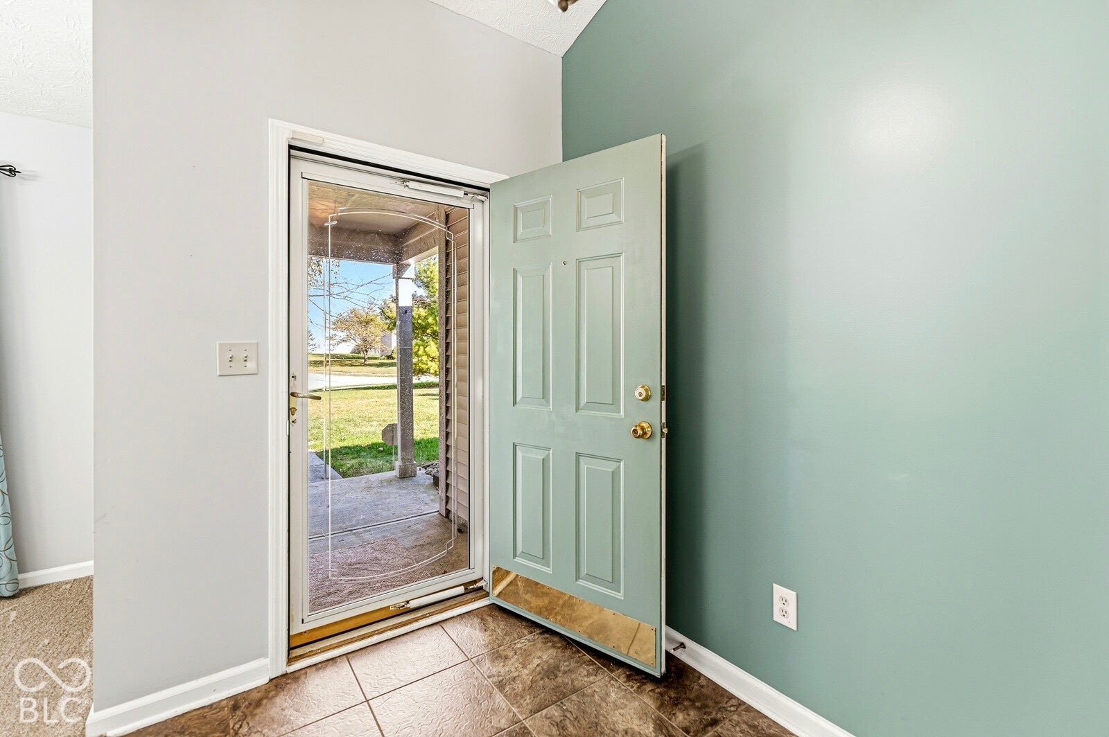 7203 Oakview Drive, Avon, IN 46123 7203 Oakview Drive, Avon, IN 46123
