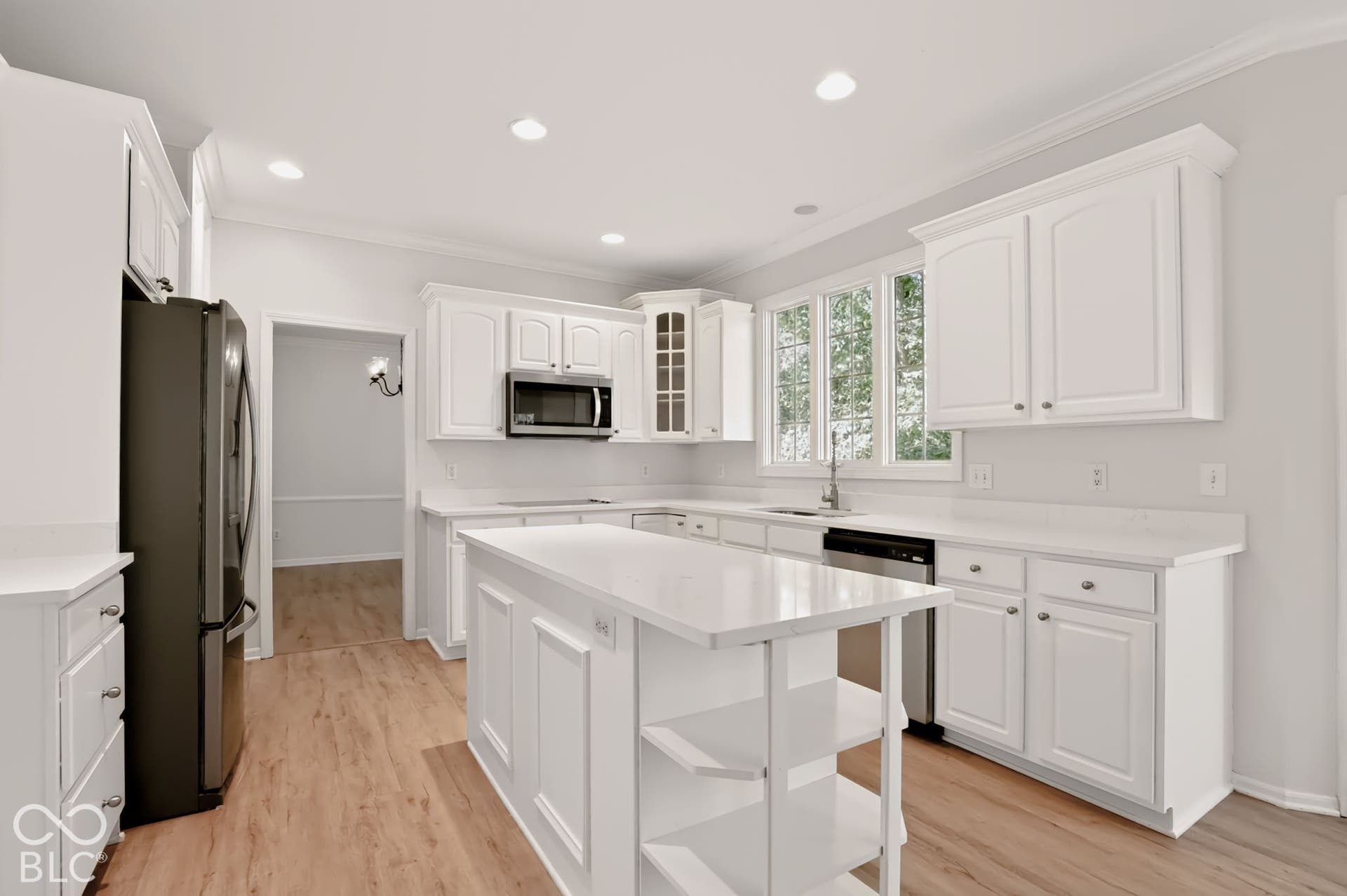 3802 Carwinion Way, Carmel, IN 46032 Updated Kitchen, new Quartz Counters, New Double Oven, New Dishwasher and New Refrigerator
