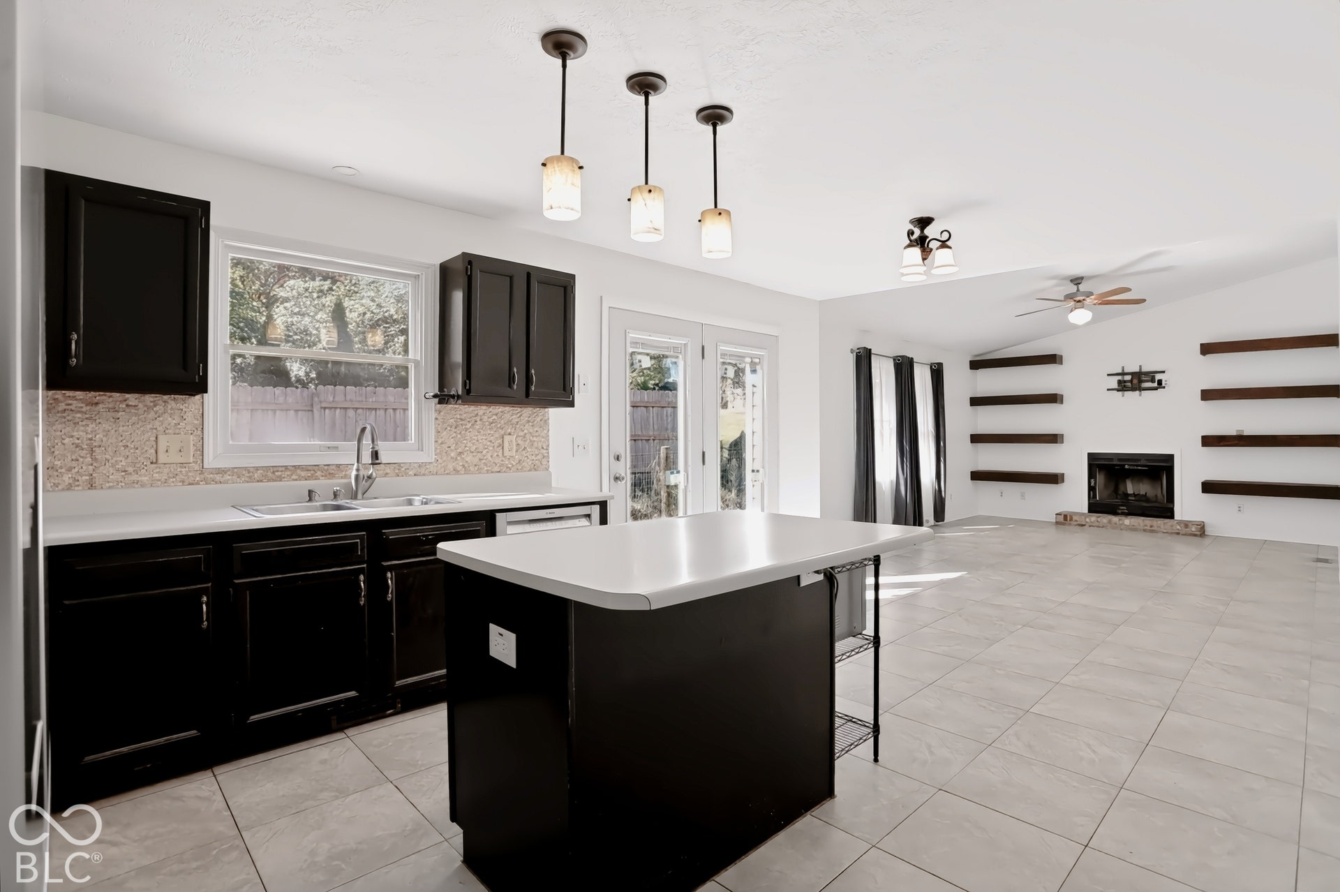 Kitchen/breakfast room/family room