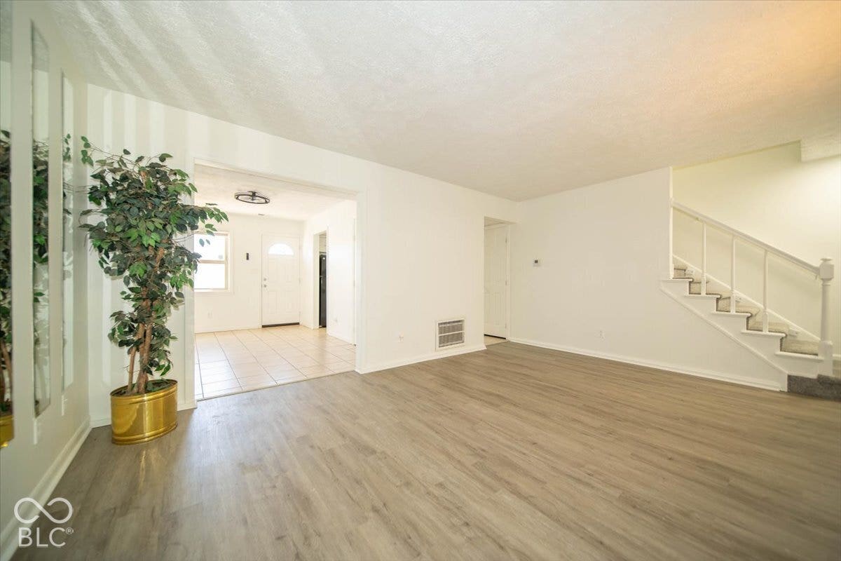 6442 Commons Drive, Indianapolis, IN 46254