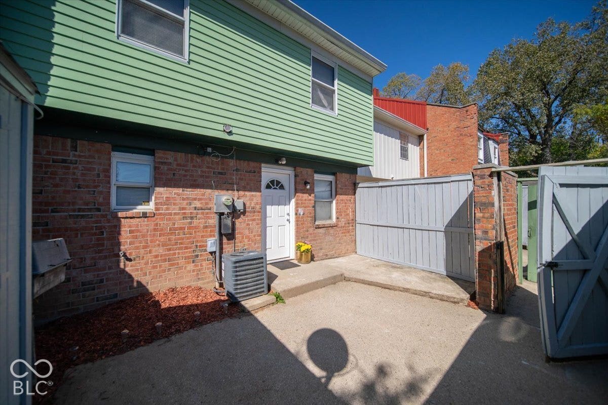 6442 Commons Drive, Indianapolis, IN 46254
