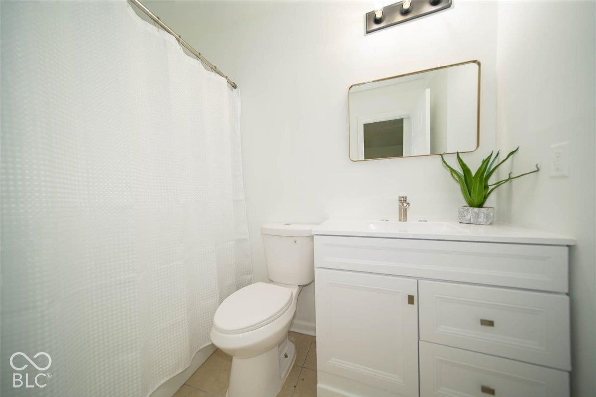 6442 Commons Drive, Indianapolis, IN 46254