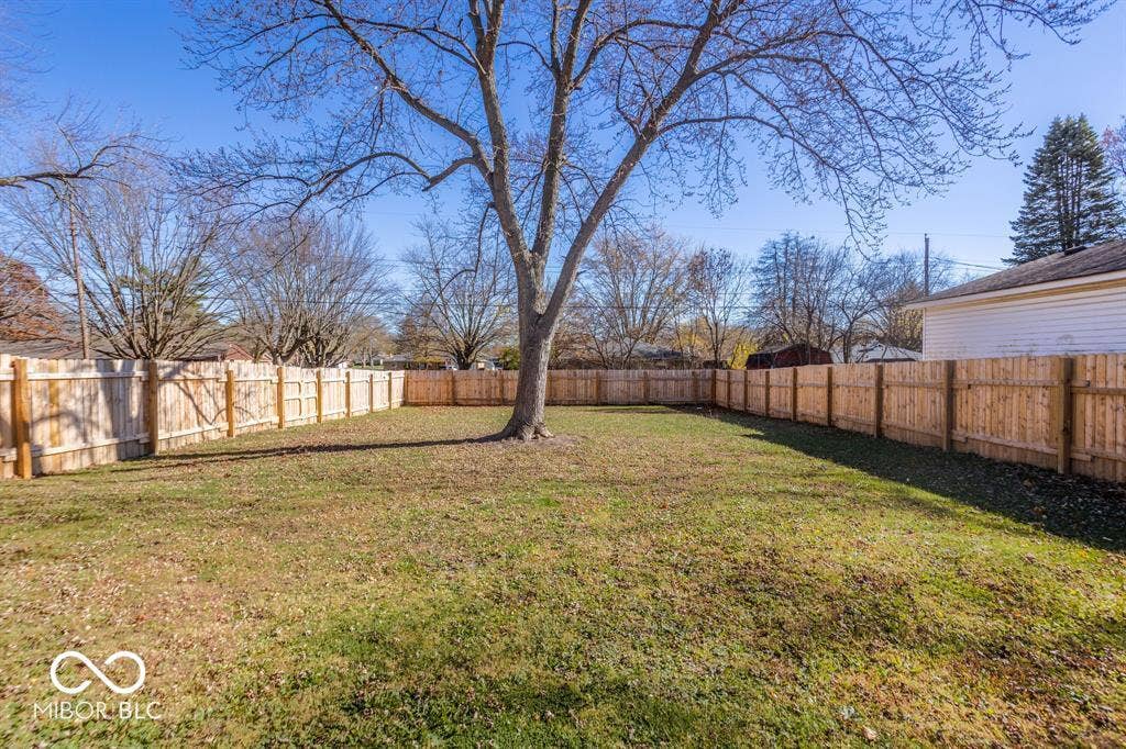 206 S Scatterfield Road, Anderson, IN 46012