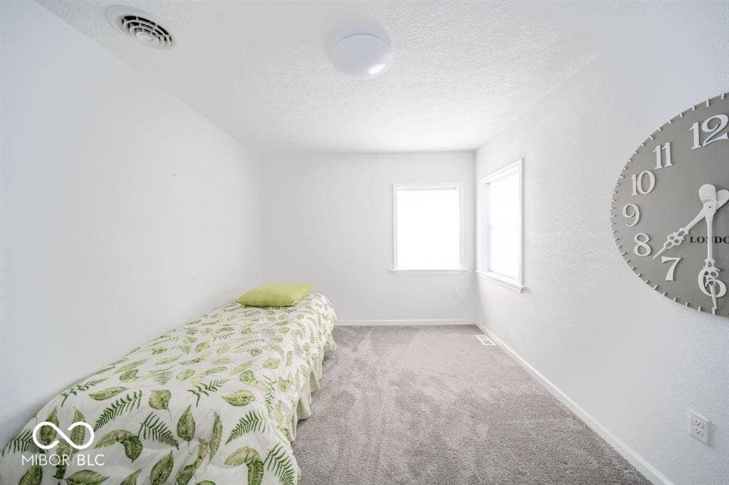 206 S Scatterfield Road, Anderson, IN 46012