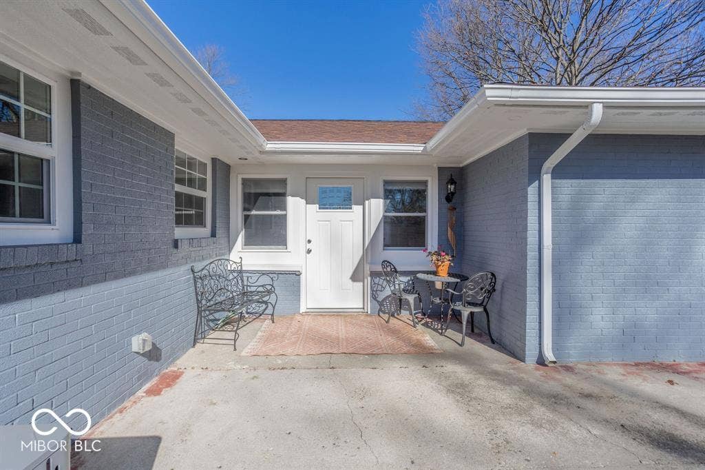 206 S Scatterfield Road, Anderson, IN 46012