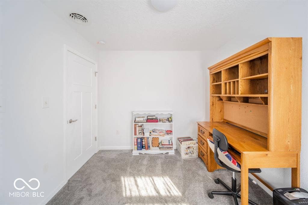 206 S Scatterfield Road, Anderson, IN 46012