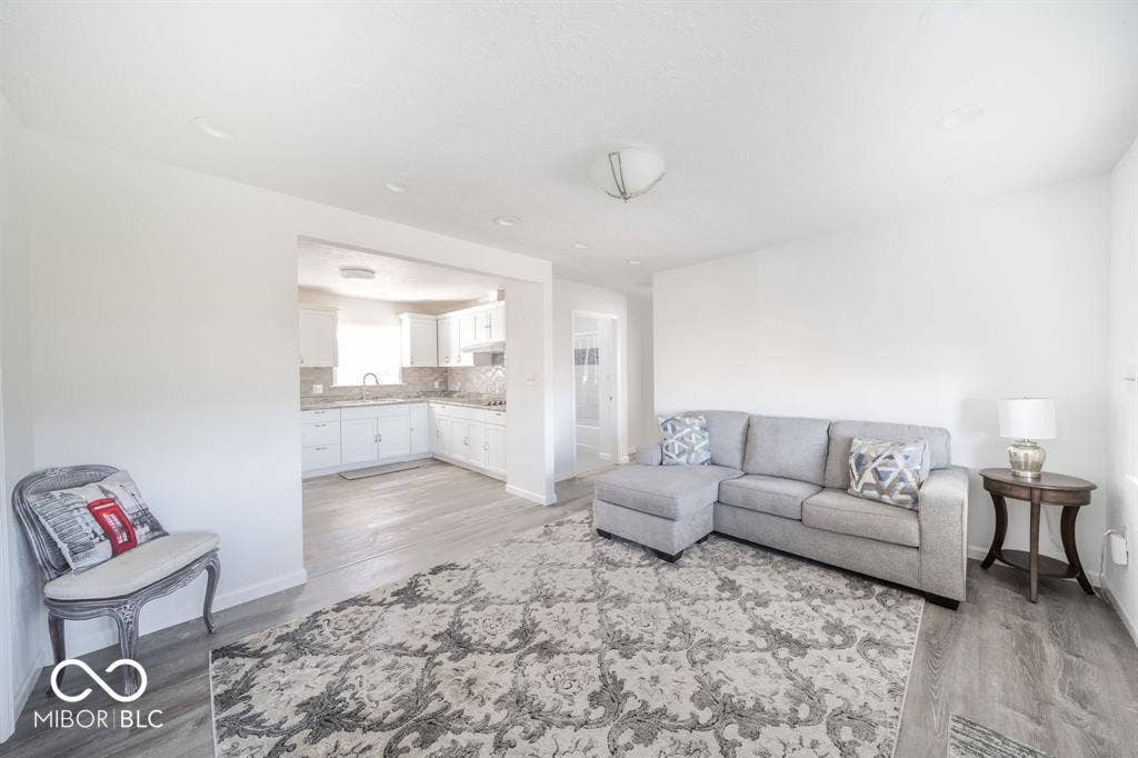 206 S Scatterfield Road, Anderson, IN 46012