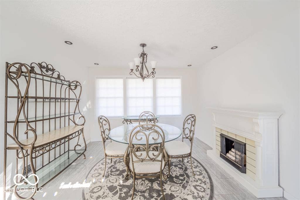 206 S Scatterfield Road, Anderson, IN 46012