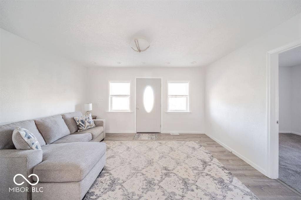 206 S Scatterfield Road, Anderson, IN 46012
