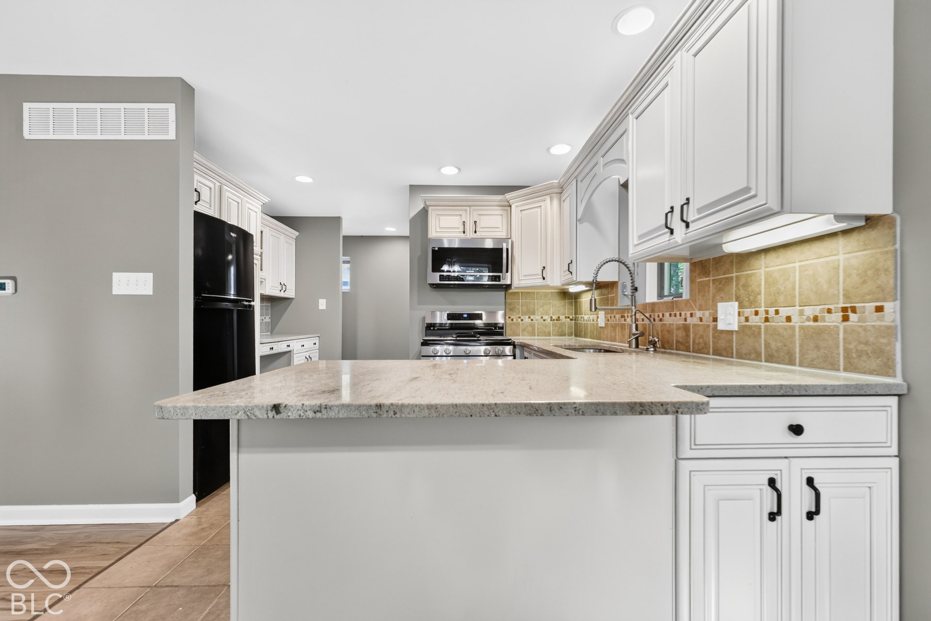 6639 E 65th Street, Indianapolis, IN 46220