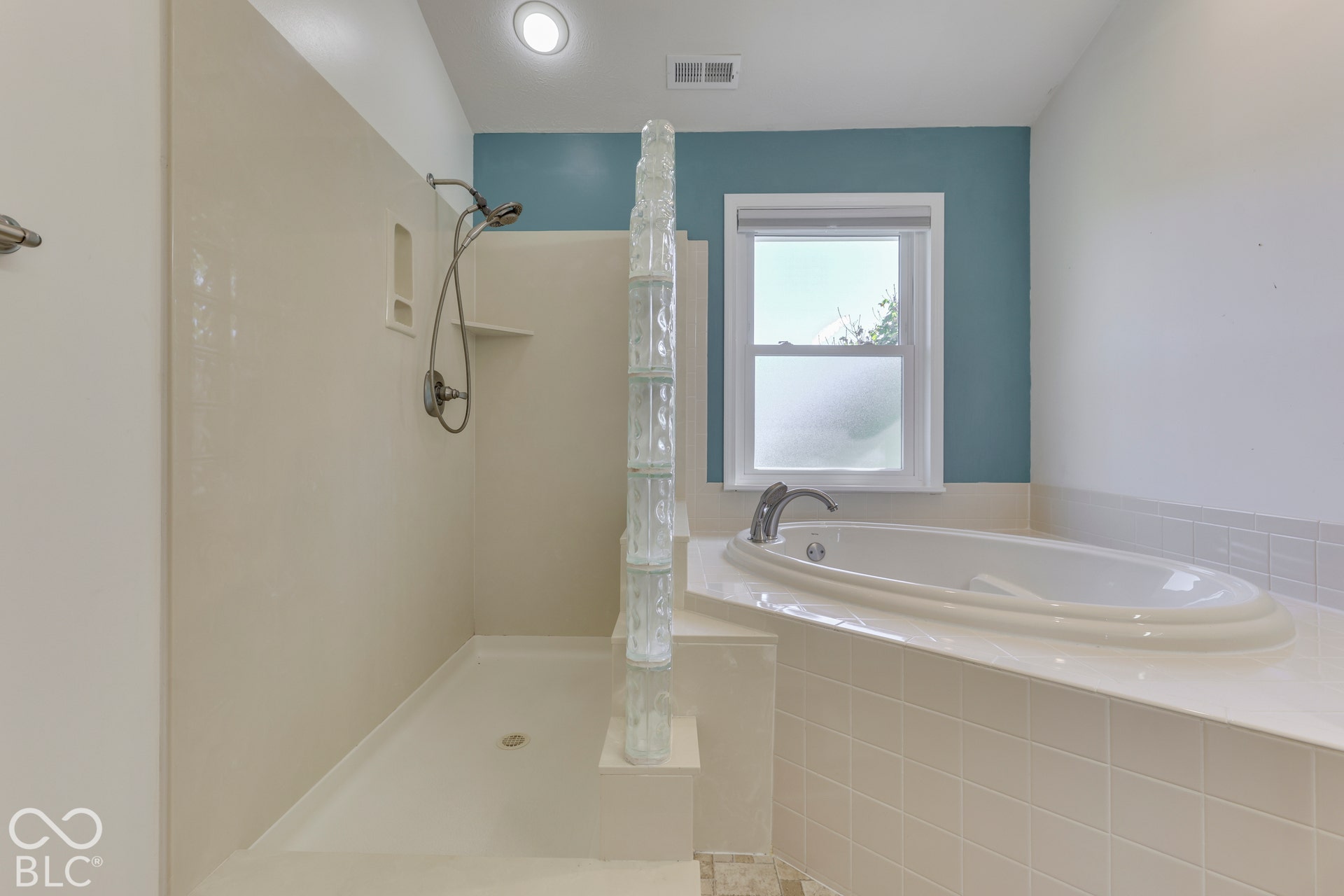 5845 Iron Oaks Court, Indianapolis, IN 46237 5845 Iron Oaks Court, Indianapolis, IN 46237