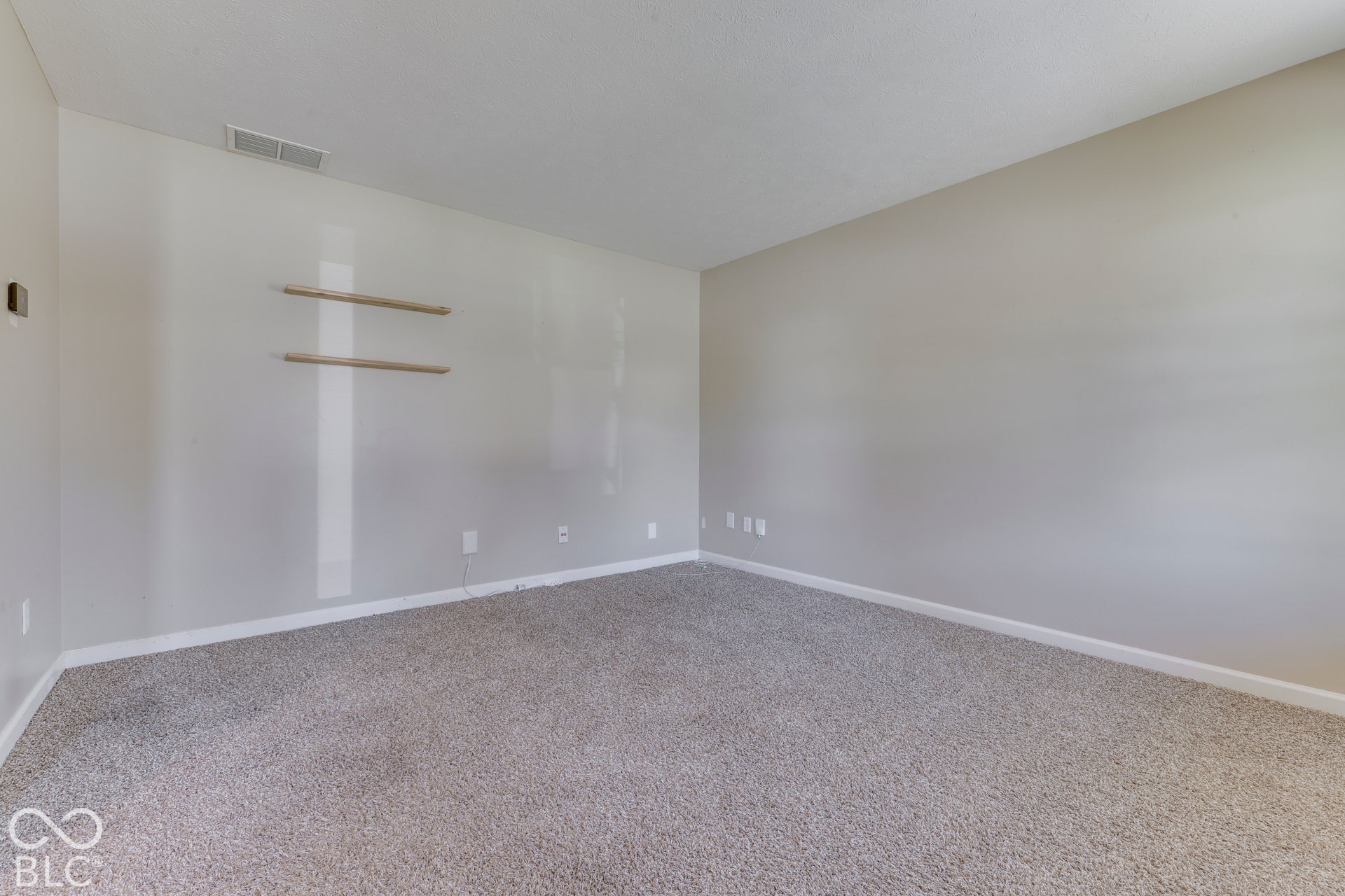 5845 Iron Oaks Court, Indianapolis, IN 46237 5845 Iron Oaks Court, Indianapolis, IN 46237