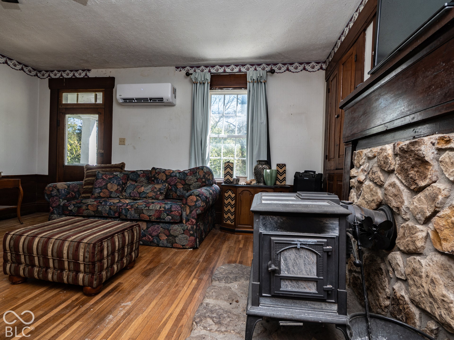 5961 Flowing Well Road, Poland, IN 47868