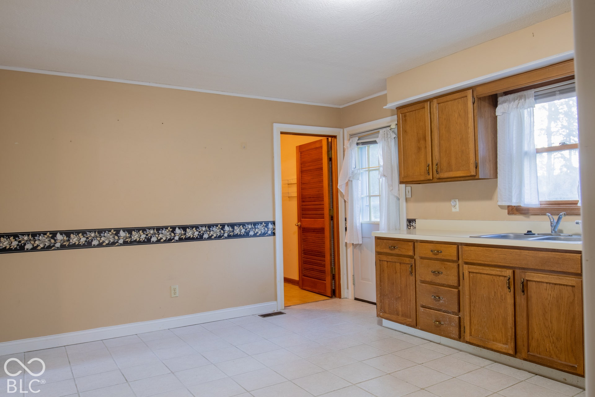 307 E North Street, Westfield, IN 46074