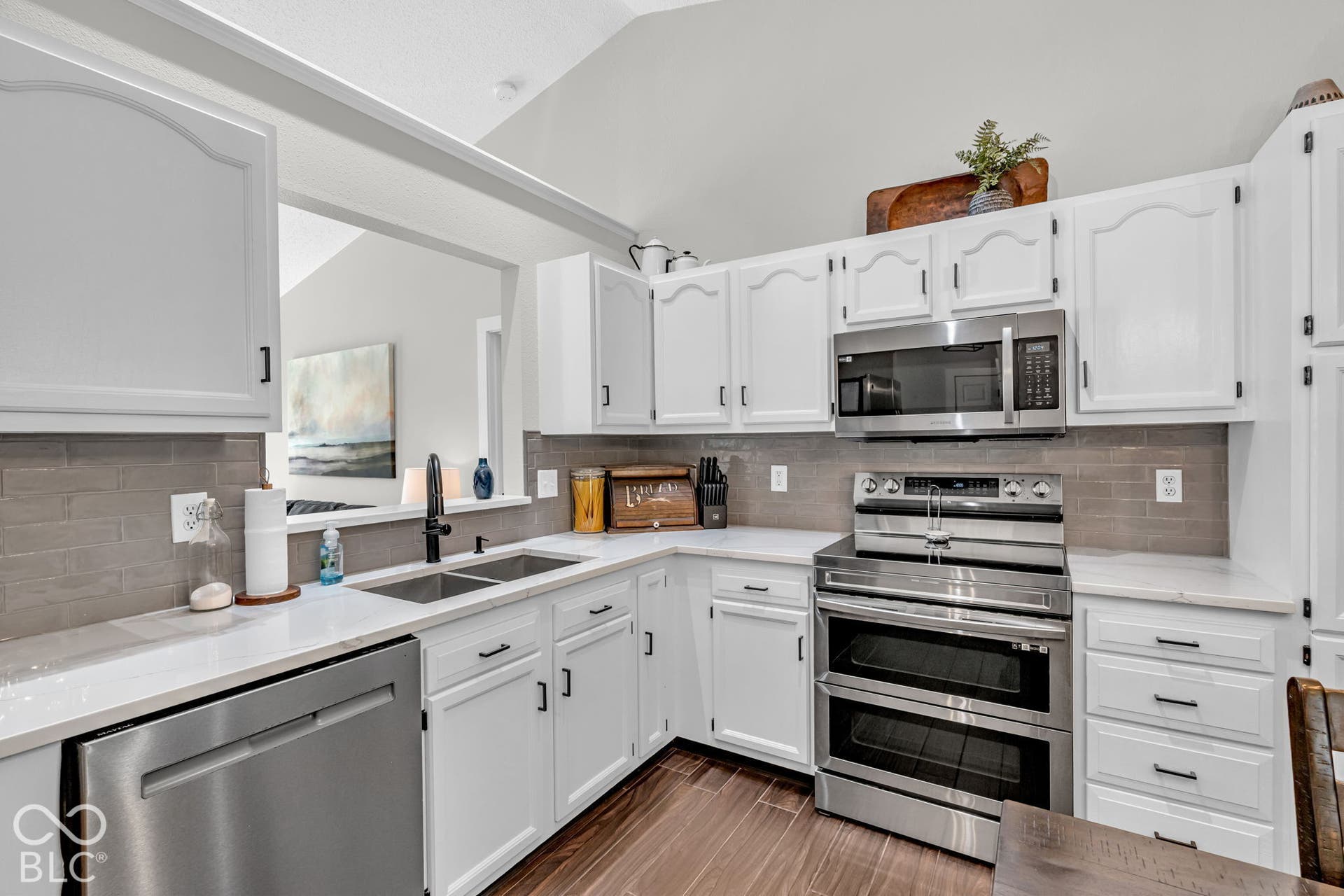 10801 Ravelle Road, Indianapolis, IN 46234