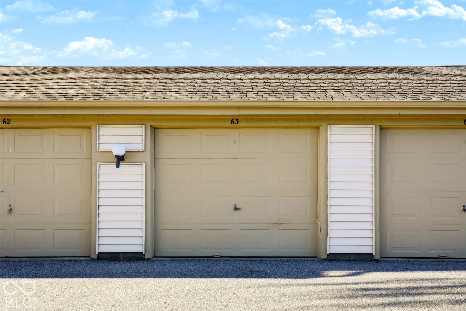 1 Car Garage #63 assigned to this condo. Easy access across the parking lot.