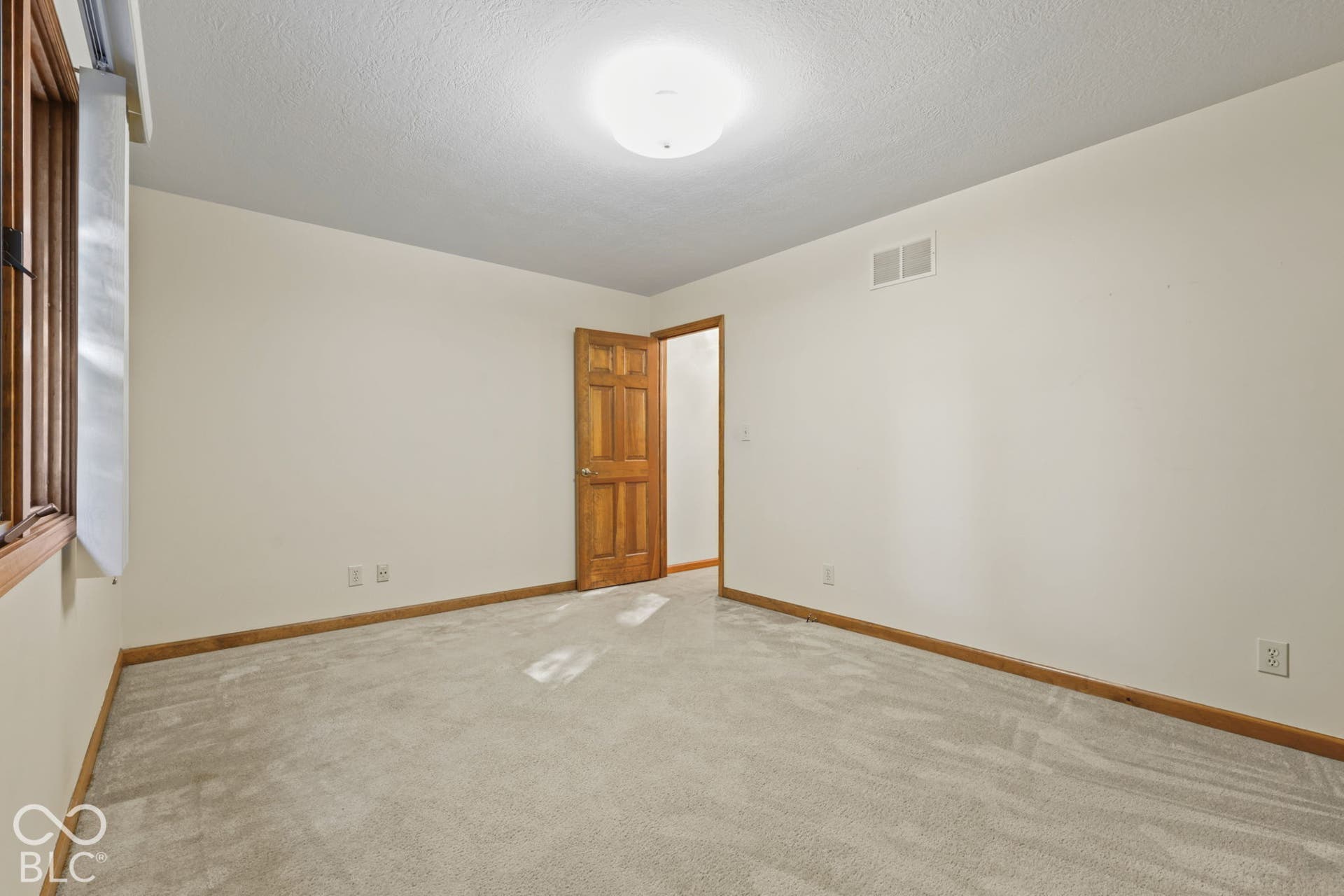 Each Bedroom has an adjacent Full Bathroom