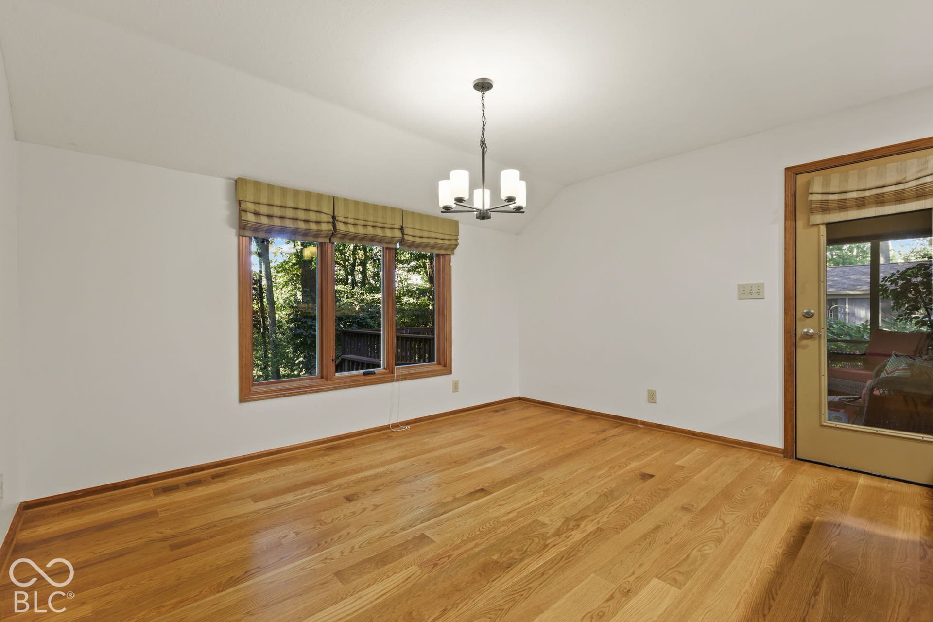 948 Silver Creek Way, Greenwood, IN 46142