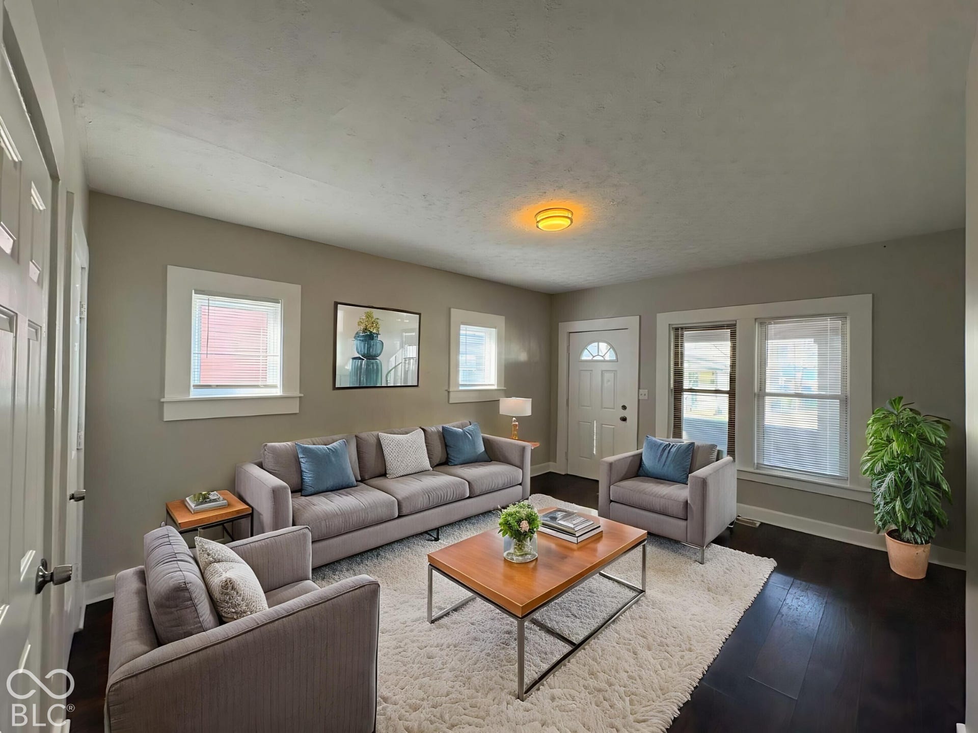Virtually Altered - VIRTUALLY STAGED - UNIT 2925 PRIOR TO TENANT OCCUPANCY