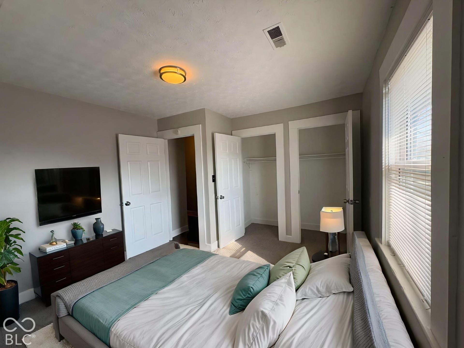 Virtually Altered - VIRTUALLY STAGED UNIT 2925 PRIOR TO TENANT OCCUPANCY