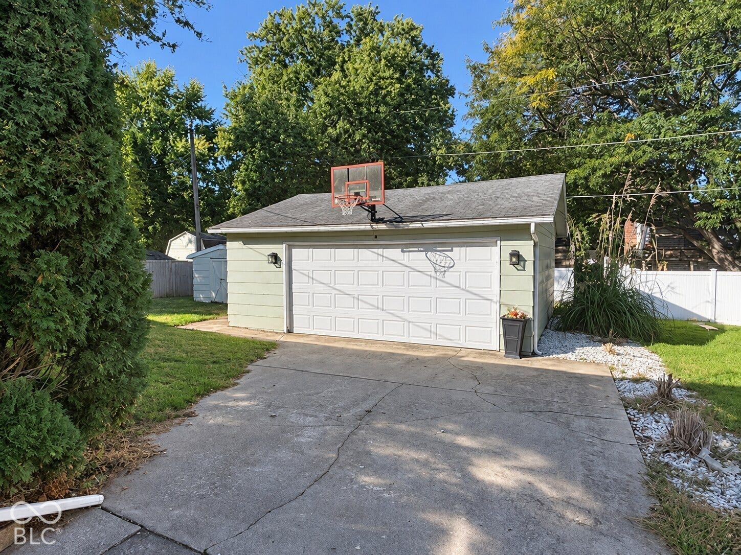 DETACHED GARAGE