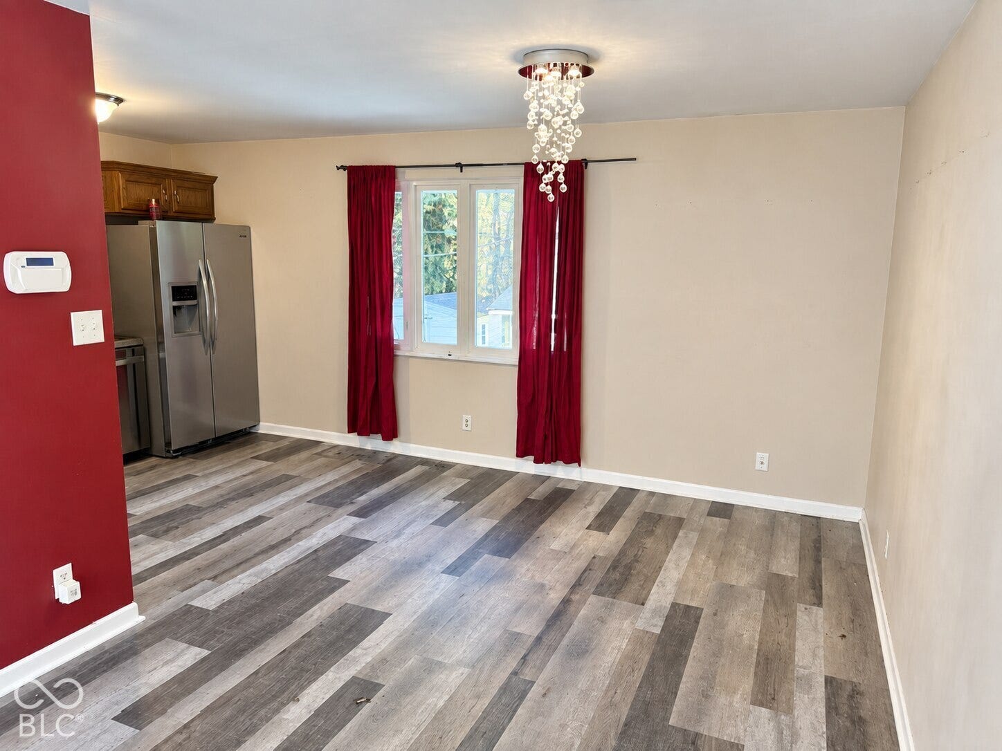 DINING ROOM - MAIN LEVEL
