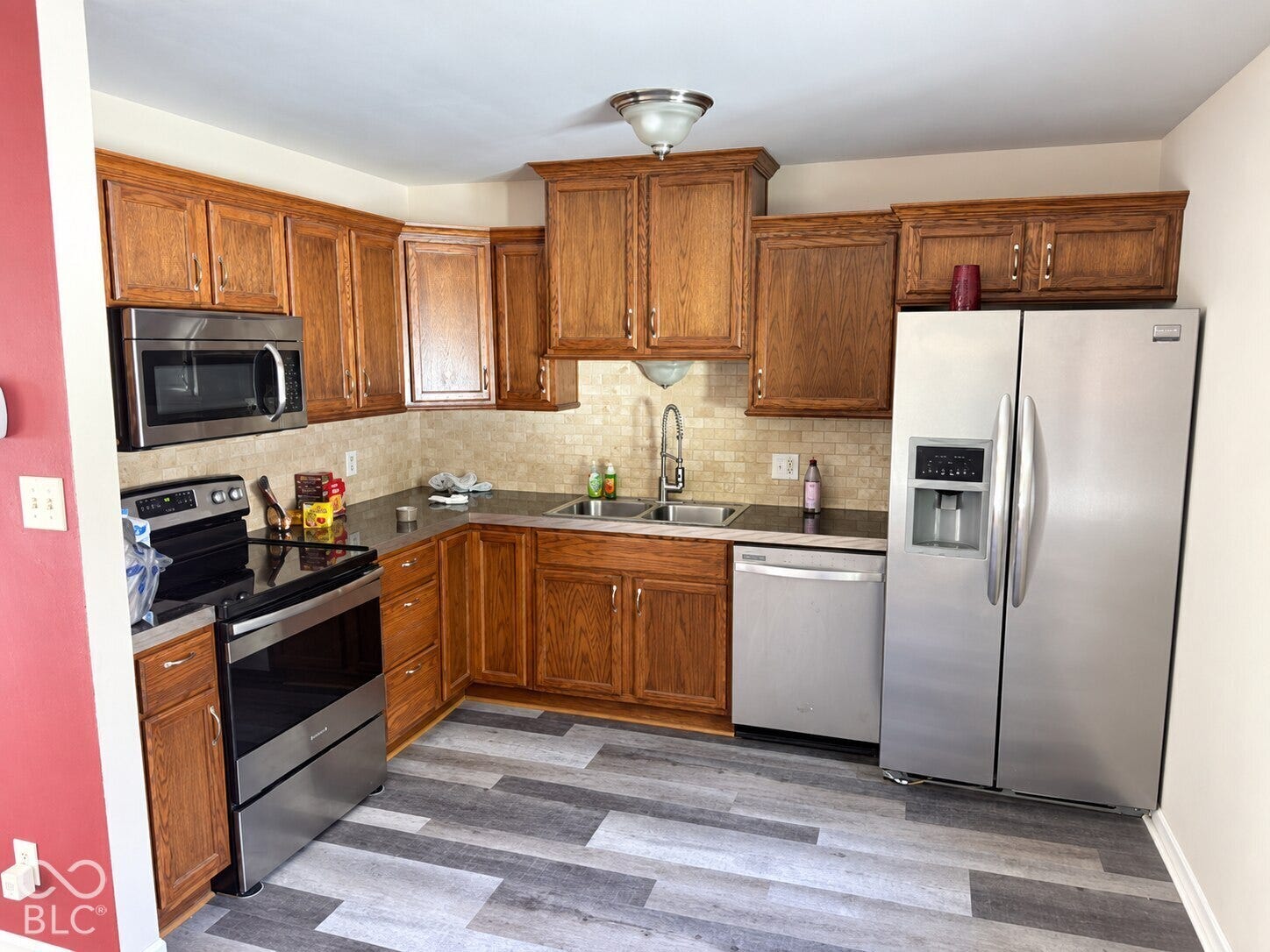 KITCHEN - MAIN LEVEL