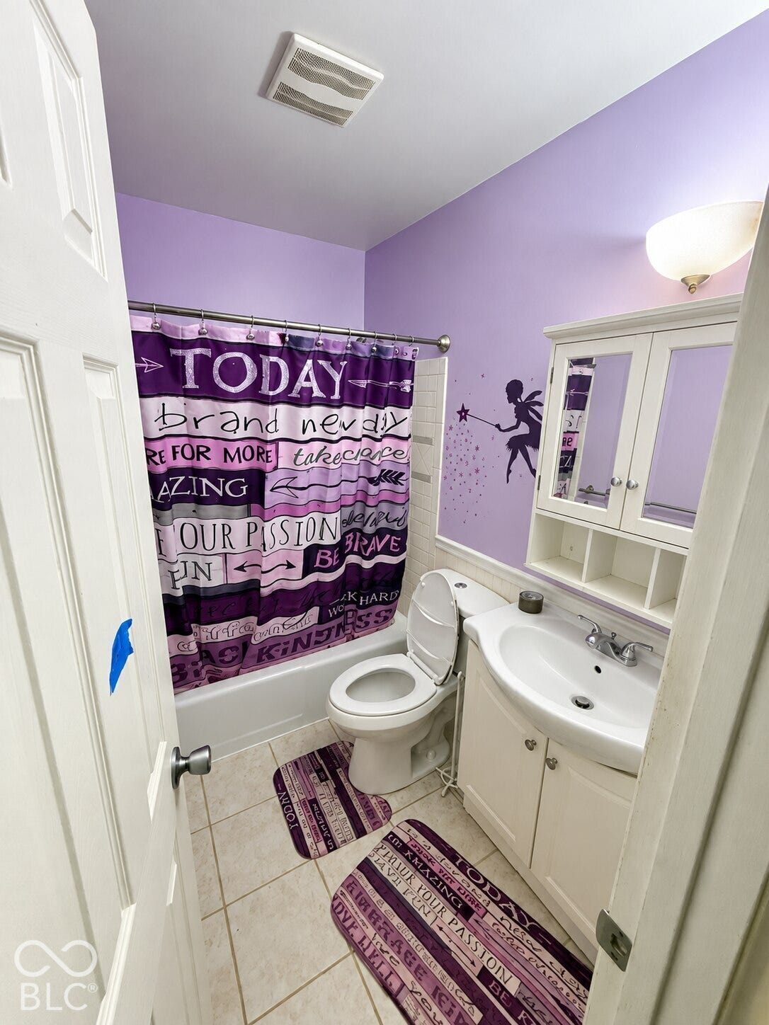FULL BATHROOM - MAIN LEVEL